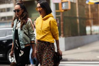 new-york-fashion-week-street-style-spring-2018-235025-1505353007586-image