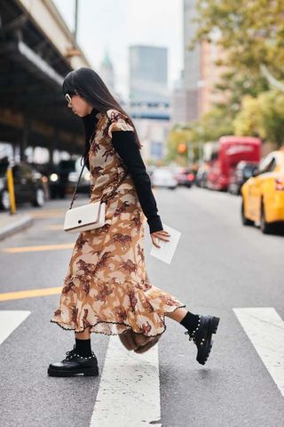 new-york-fashion-week-street-style-spring-2018-235025-1505353007985-image