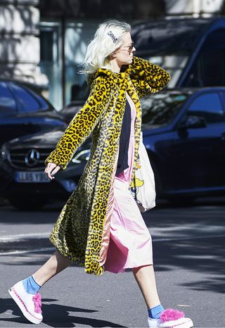 london-fashion-week-2017-september-street-style-235530-1505577871010-image