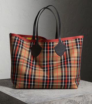 Burberry + The Giant Reversible Tote in Tartan Cotton