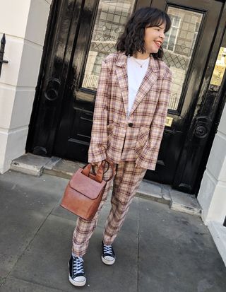 how-to-wear-a-trouser-suit-235712-1555428707438-image
