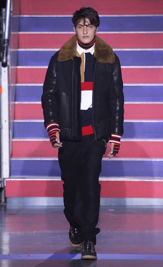 see-the-lfw-tommy-hilfiger-runway-looks-featuring-gigi-bella-and-anwar-2421568