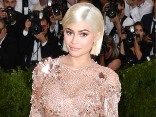 breaking-kylie-jenner-is-reportedly-pregnant-2427572
