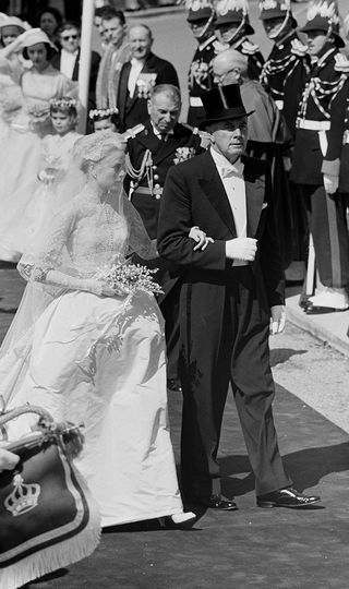the-most-beautiful-princess-wedding-dresses-throughout-history-2436615