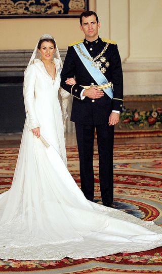 the-most-beautiful-princess-wedding-dresses-throughout-history-2436619