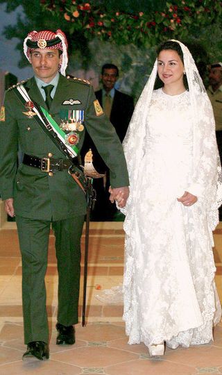 the-most-beautiful-princess-wedding-dresses-throughout-history-2436621