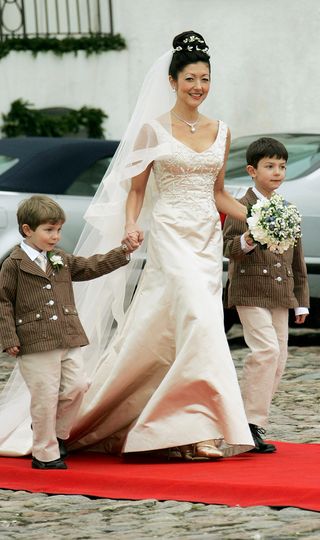 the-most-beautiful-princess-wedding-dresses-throughout-history-2436622