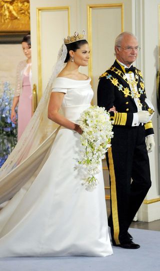 the-most-beautiful-princess-wedding-dresses-throughout-history-2436624