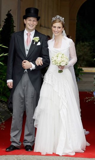 the-most-beautiful-princess-wedding-dresses-throughout-history-2436625