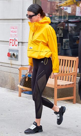 kendall-jenner-accessory-trends-237467-1506977447459-image