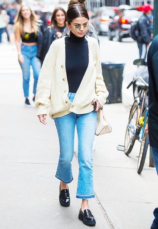 the-comfortable-fall-shoes-selena-gomez-cant-stop-wearing-2454126