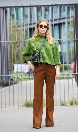 what-to-wear-with-corduroy-pants-238703-1507859120637-image