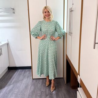 holly-willoughby-style-238784-1680601029464-main