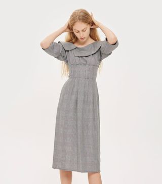 Topshop + Off the Shoulder Checked Midi Dress