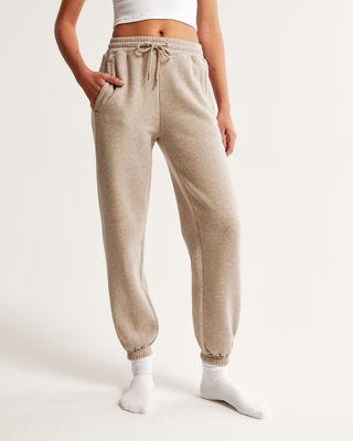 Abercrombie & Fitch + Essential Oversized Sunday Sweatpant