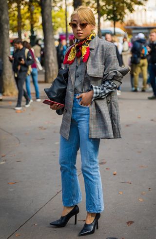 what-to-wear-in-60-degree-weather-238952-1508175609585-image