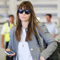 what-was-she-wearing-jessica-biel-airport-flats-239251-1508337787679-square