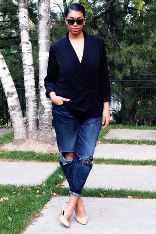 how-to-wear-mom-jeans-240914-1510080850981-image