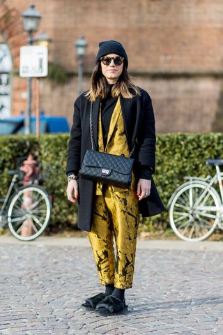 black-and-gold-outfits-240951-1509681024889-image