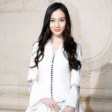 this-chinese-model-and-actress-has-effortless-style-240980-square