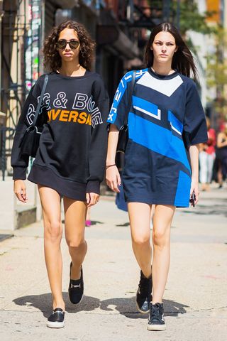 best-friend-matching-outfits-241024-1509948613016-image