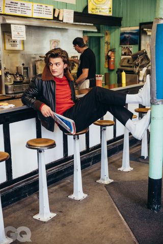 stranger-things-joe-keery-gq-photoshoot-241148-1510090794131-main