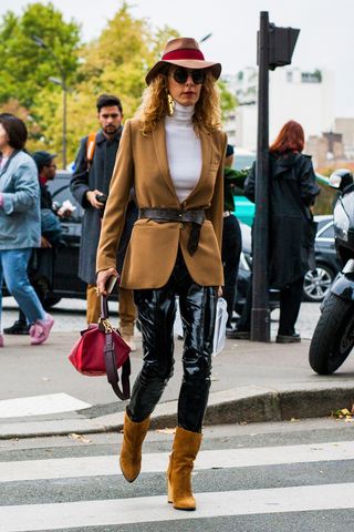 how-to-wear-leather-pants-241232-1510019091347-image