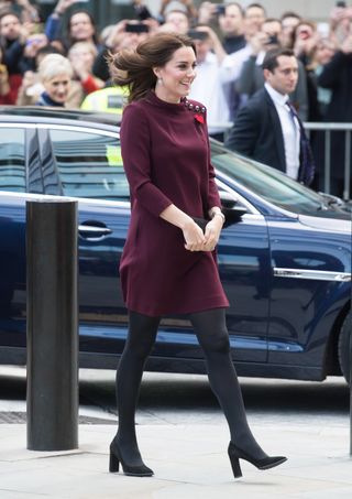 kate-middleton-plum-dress-and-tights-outfit-combo-241411-1510158328718-main
