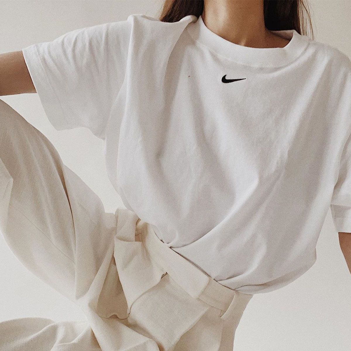 Here's How to Wear a Comfy, Giant T-Shirt and Still Look Stylish  (Seriously)
