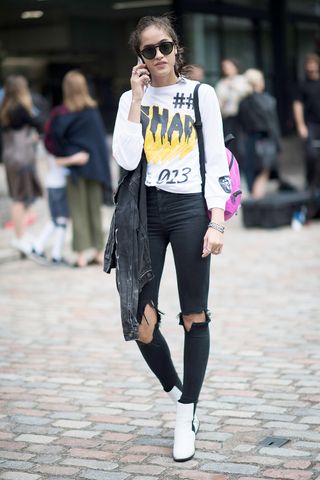 what-to-wear-with-black-ripped-jeans-241745-1510605133406-image