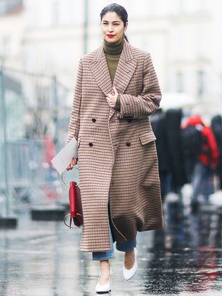 what-to-wear-to-work-in-the-winter-241873-1510573065118-main