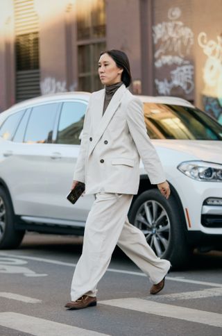 what-to-wear-to-work-in-the-winter-241873-1699016362254-main