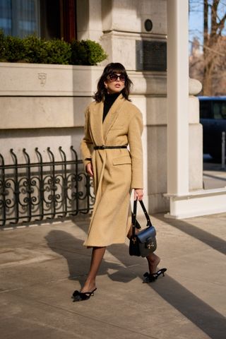 what-to-wear-to-work-in-the-winter-241873-1699016943895-main