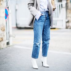 how-to-wear-boyfriend-jeans-in-the-winter-242285-1510795209906-square