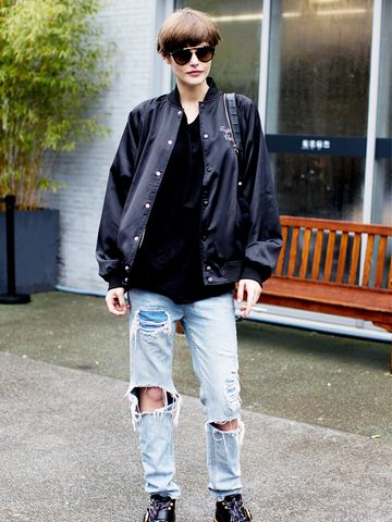 How to Wear Boyfriend Jeans in the Winter | Who What Wear