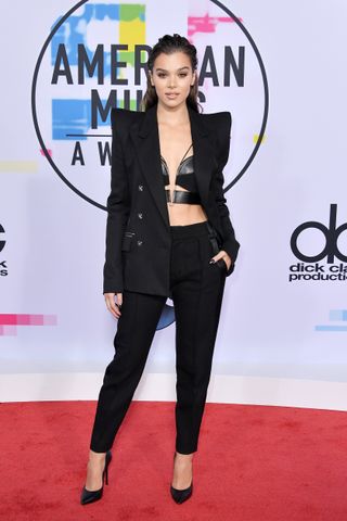 amas-fashion-red-carpet-images-2017-242585-1511135006573-main