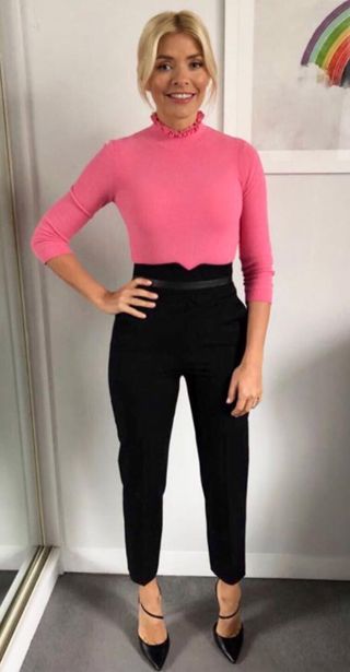 holly-willoughby-colourful-jumpers-242635-1511267053508-image