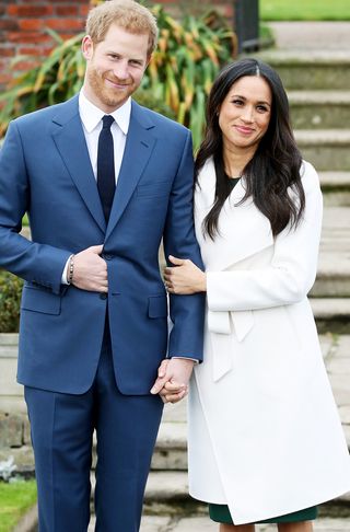 meghan-markle-engagement-outfit-243064-1511792349046-image