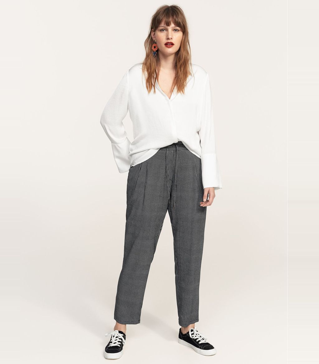 It's Time to Try High-Waisted Pleated Pants for the Office | Who What Wear