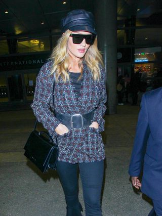 celebrity-airport-style-2017-243377-1512151144321-image