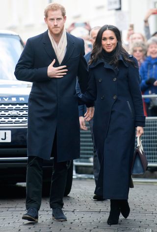 meghan-markle-best-outfits-243689-1512170380056-image