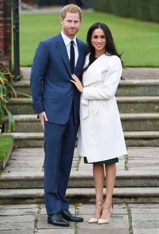 meghan-markle-best-outfits-243689-1512170392558-image