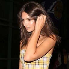 what-was-she-wearing-emily-ratajkowski-plaid-outfit-243927-1512434823155-square