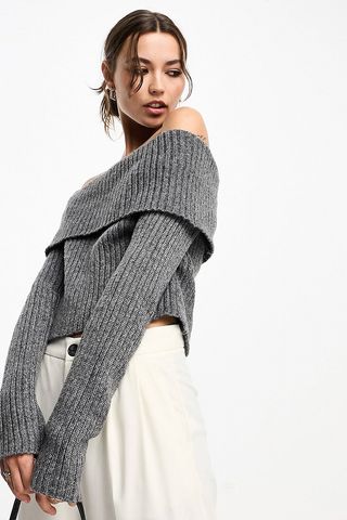 ASOS Design + Off Shoulder Sweater in Chunky Rib in Charcoal