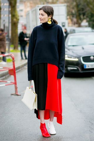 sweater-and-skirt-outfits-244232-1512610185898-image