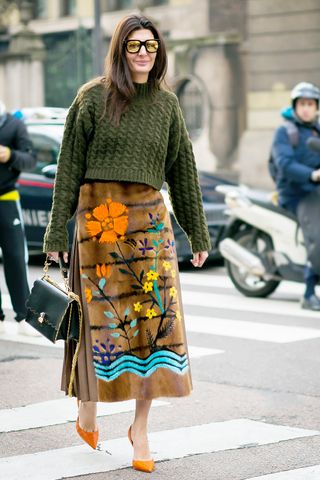 sweater-and-skirt-outfits-244232-1512610198558-image