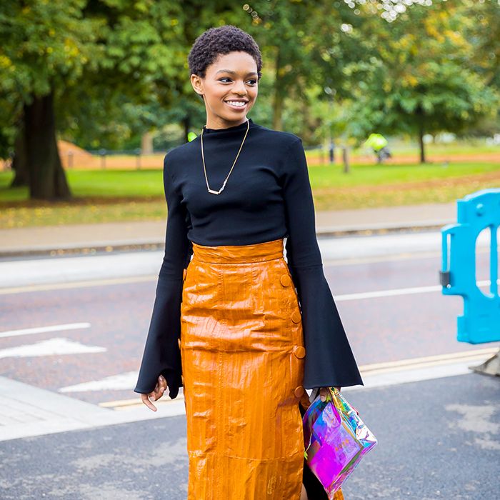 Leather midi 2024 skirt street style