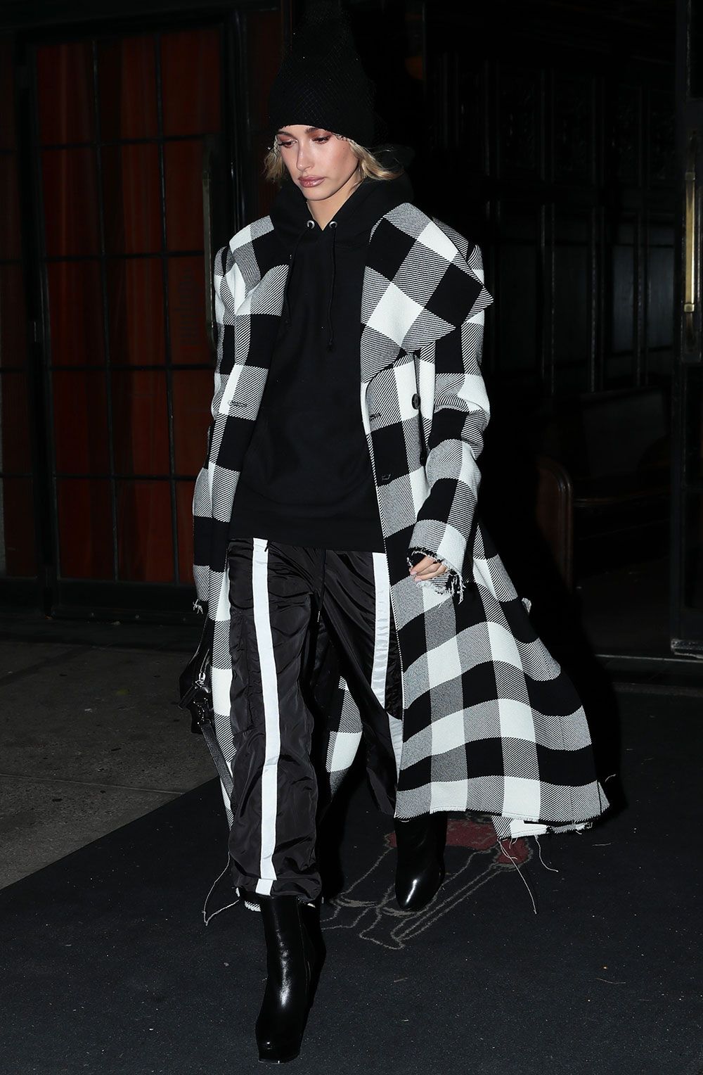 Celebrity Style—Hailey Baldwin in a Bundled-Up Winter Look | Who What Wear