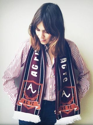 football-scarf-trend-245438-1513766178752-image