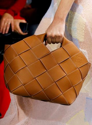 tan-handbag-trend-245669-1514896189273-main